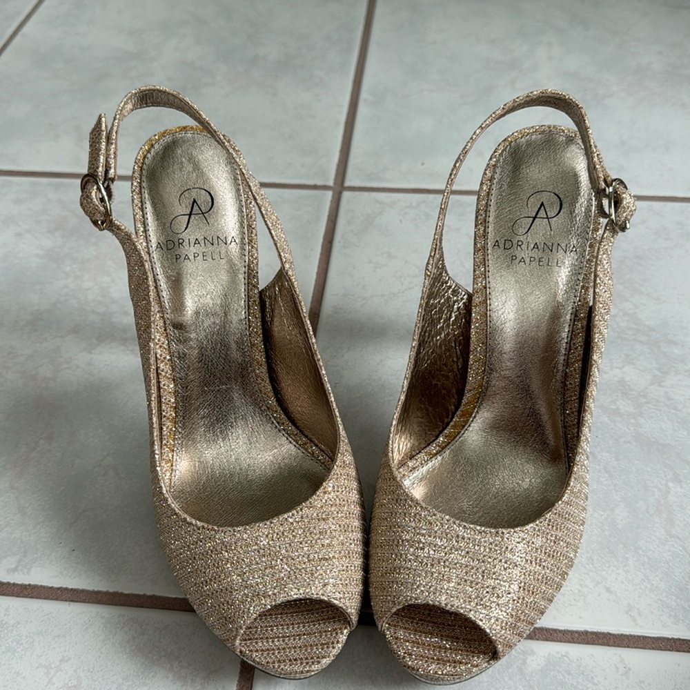 Adrianna Papell Rita High Heel. Nude Lancelot Metallic Woman’s  Size 8M. BNWT